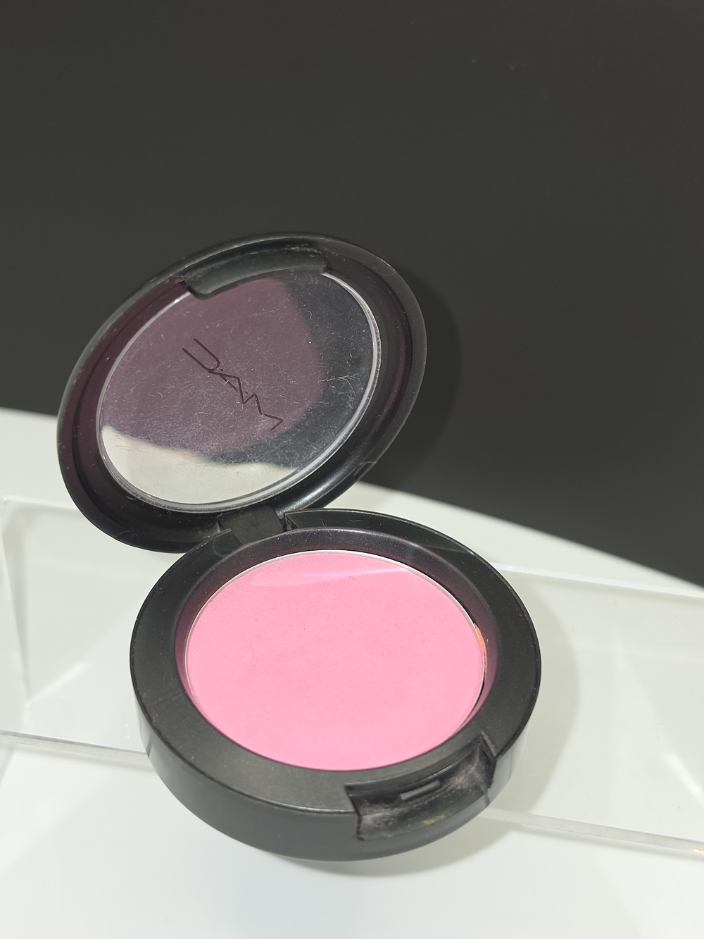 VINTAGE / RARE MAC POWDER BLUSH- "PINK GLOW"